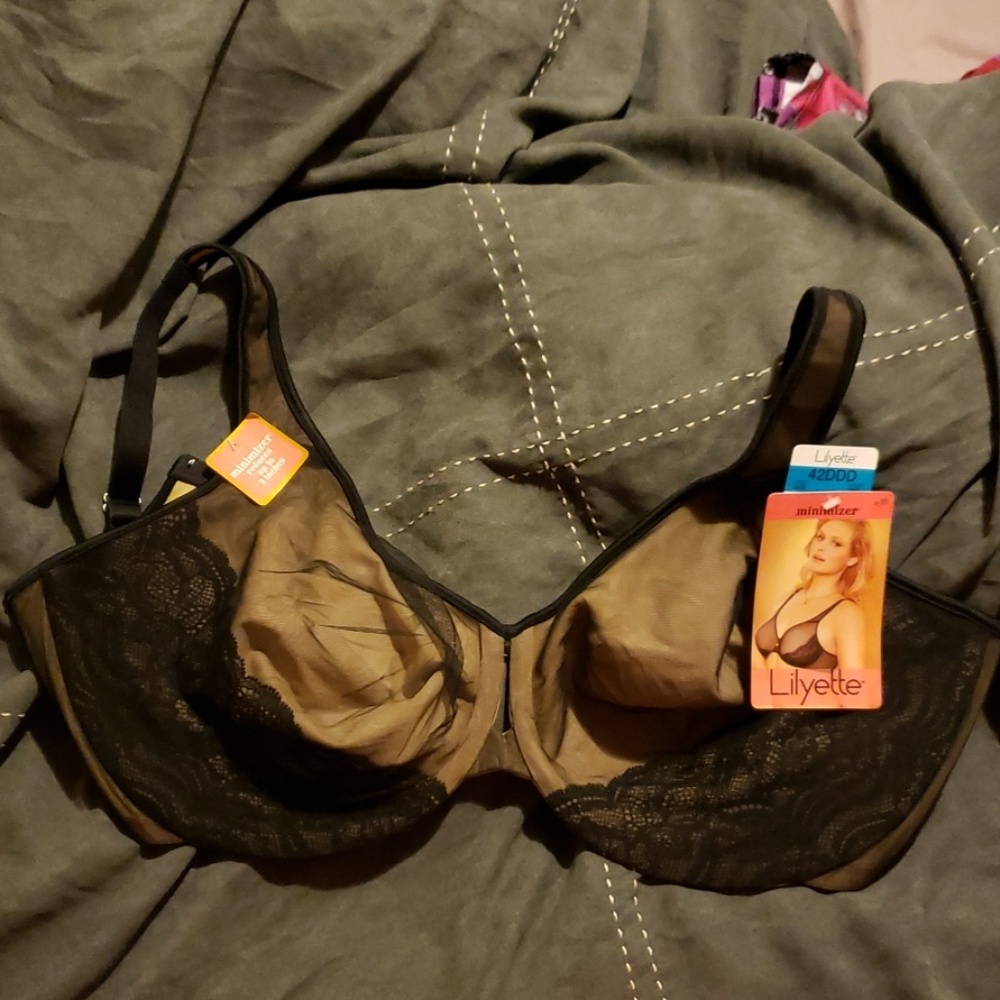 New 44DD Lilyette Bra